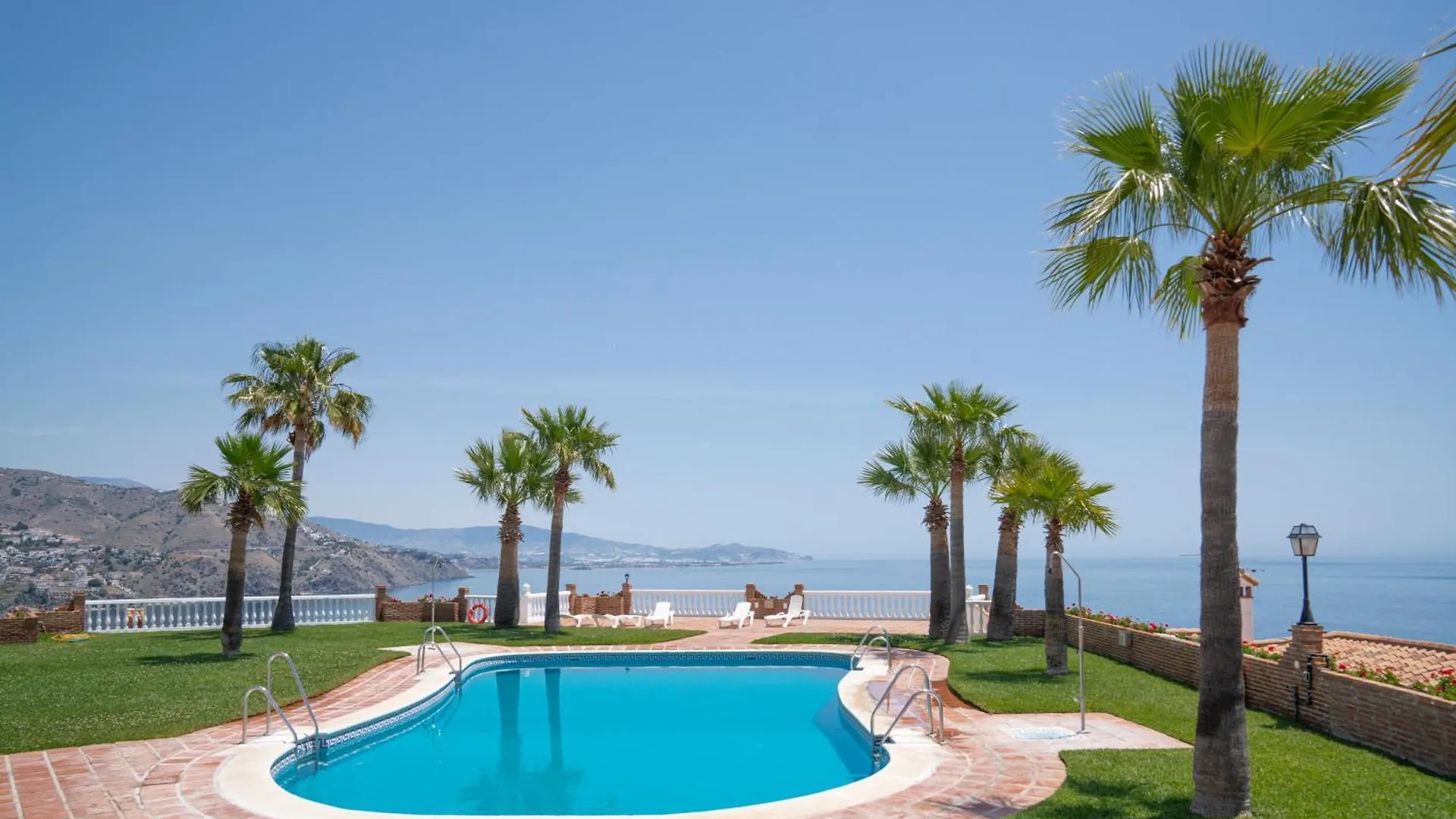 Lambda Beach House Piscina Y Parking Almunecar