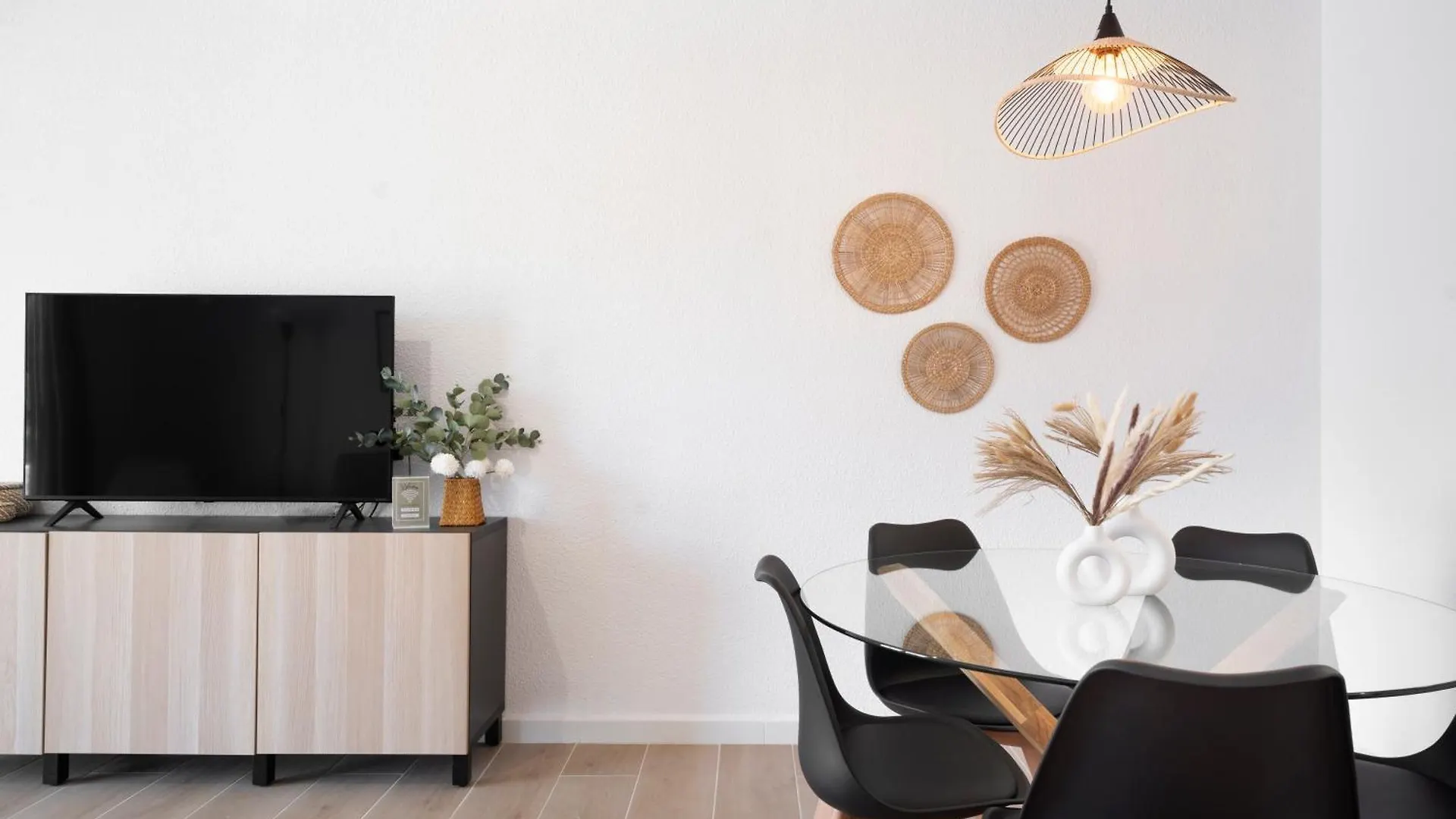 Apartment Lambda Beach House Piscina Y Parking Almunecar Spain